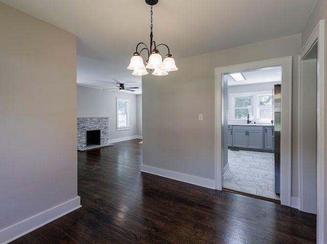 1716 Hillview Dr, Columbia, TN 38401