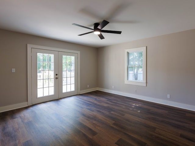 1716 Hillview Dr, Columbia, TN 38401