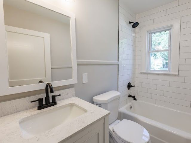 1716 Hillview Dr, Columbia, TN 38401