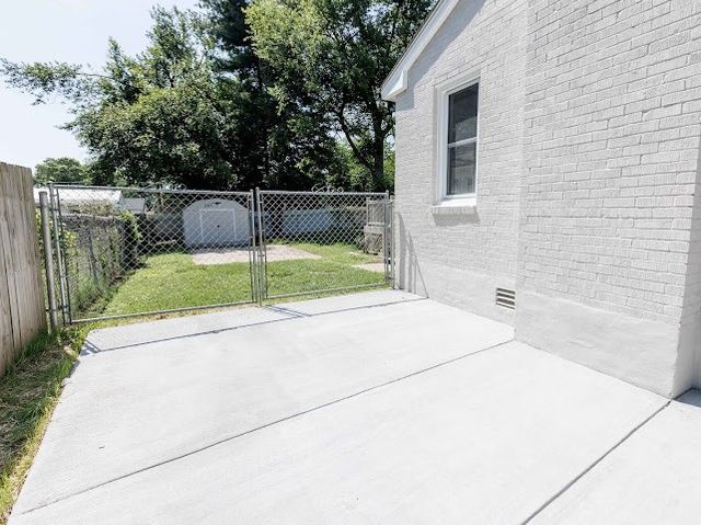 1716 Hillview Dr, Columbia, TN 38401