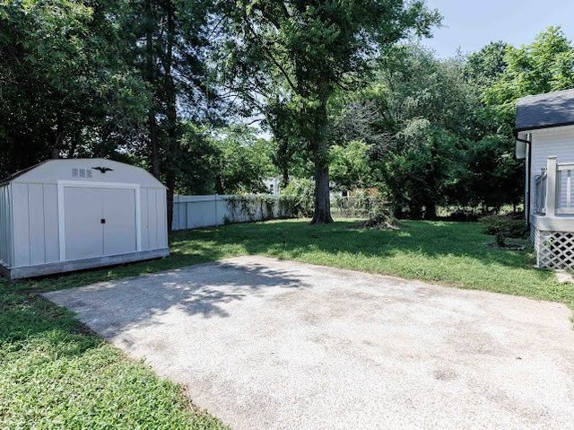1716 Hillview Dr, Columbia, TN 38401