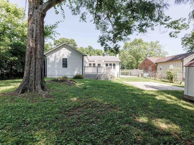 1716 Hillview Dr, Columbia, TN 38401