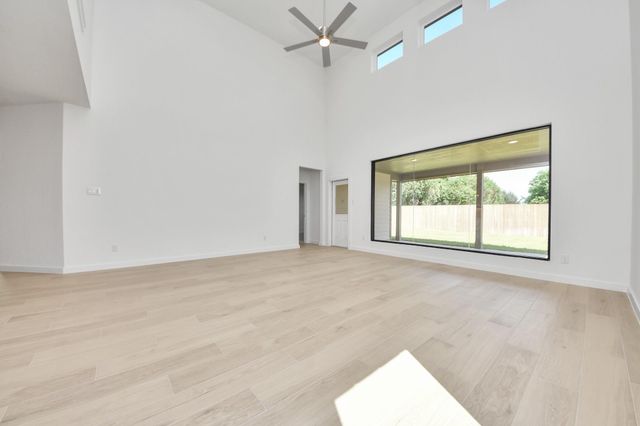 2114 Della Lakes Court, Fresno, TX 77545