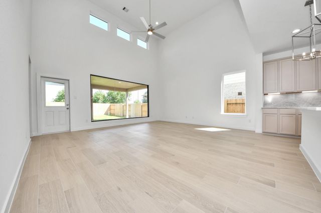 2114 Della Lakes Court, Fresno, TX 77545