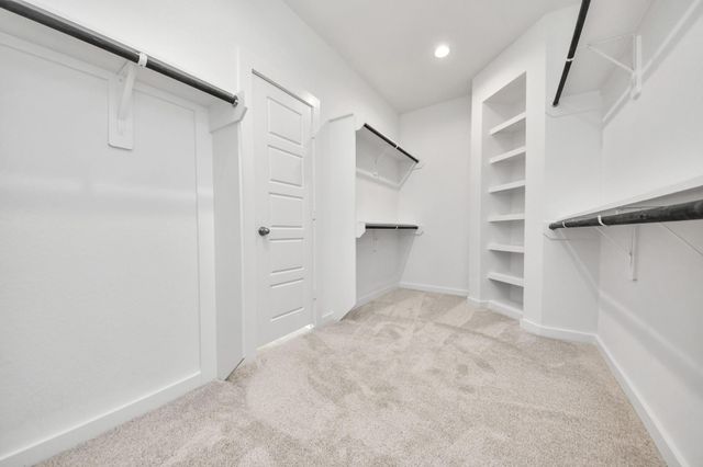 2114 Della Lakes Court, Fresno, TX 77545