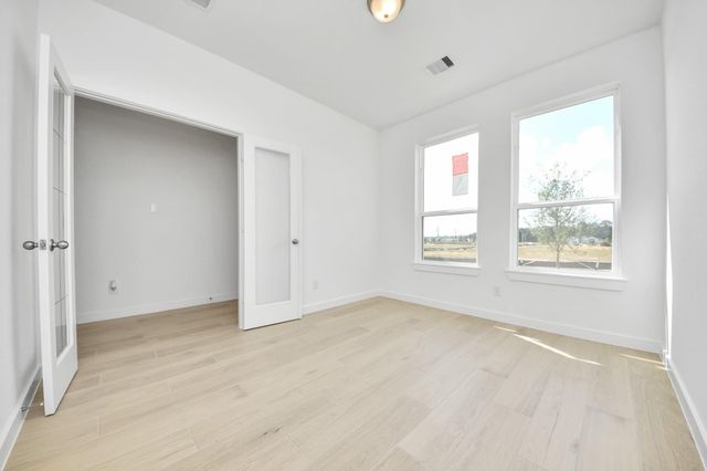 2114 Della Lakes Court, Fresno, TX 77545
