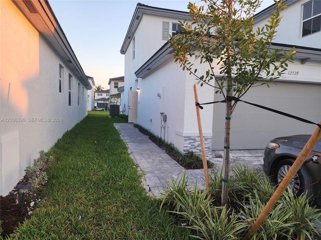 12729 SW 211th St 1, Miami, FL 33177