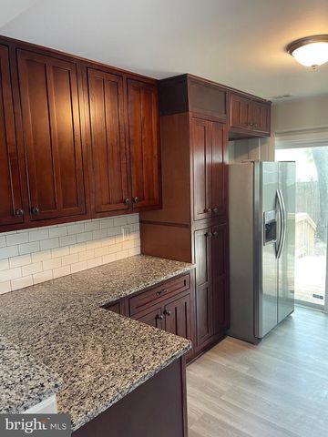 811 DUVALL HWY, Pasadena, MD 21122