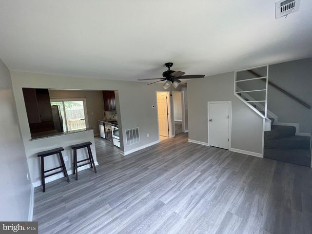 811 DUVALL HWY, Pasadena, MD 21122