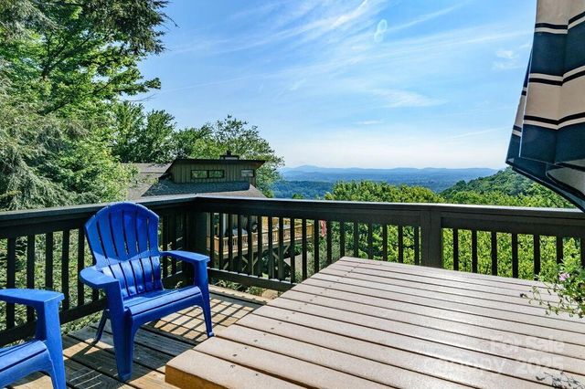 153 Country Ridge Road, Laurel Park, NC 28739
