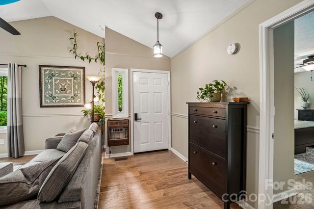 3229 N Bearwallow Road, Hendersonville, NC 28792