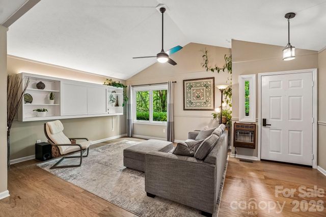 3229 N Bearwallow Road, Hendersonville, NC 28792