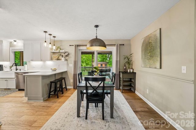 3229 N Bearwallow Road, Hendersonville, NC 28792