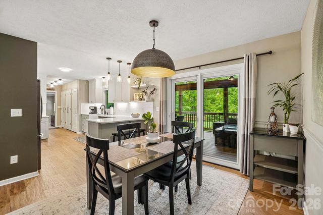 3229 N Bearwallow Road, Hendersonville, NC 28792