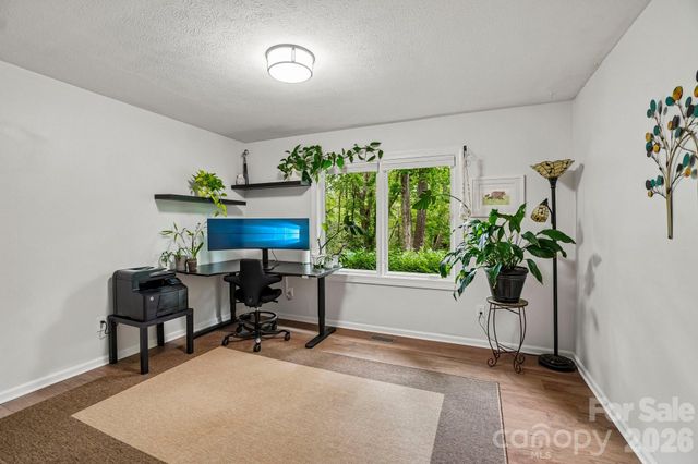 3229 N Bearwallow Road, Hendersonville, NC 28792