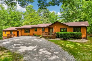 3229 N Bearwallow Road, Hendersonville, NC 28792