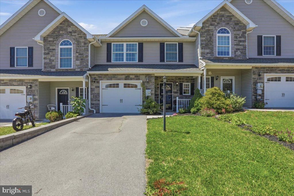 451 FRICK AVE, Waynesboro, PA 17268