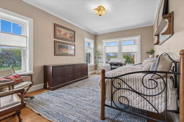 470 Sheridan Road 2, Evanston, IL 60202