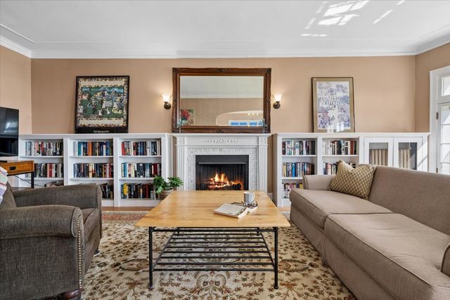 470 Sheridan Road 2, Evanston, IL 60202