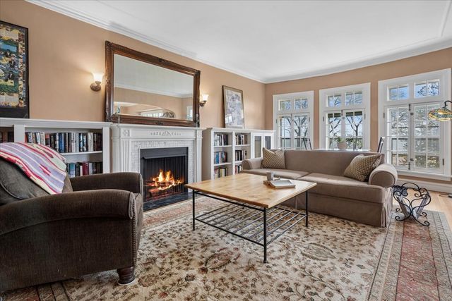 470 Sheridan Road 2, Evanston, IL 60202
