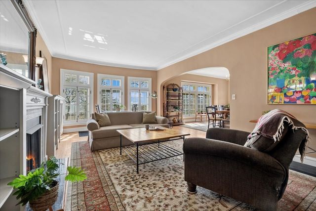 470 Sheridan Road 2, Evanston, IL 60202
