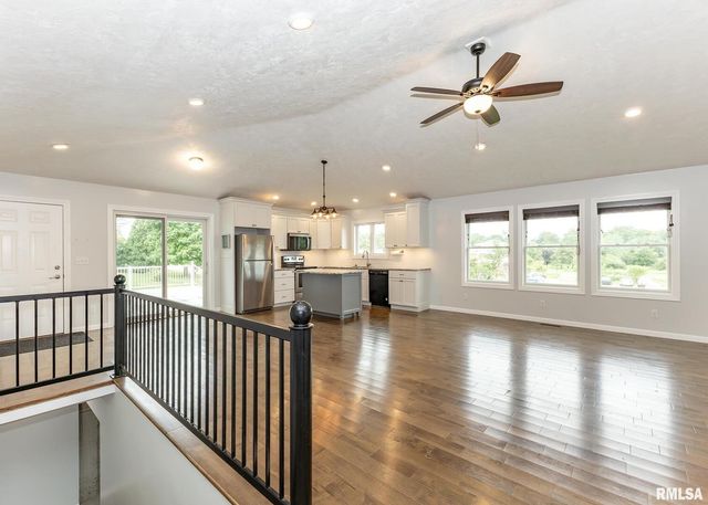 321 Pin Oak Drive, Geneseo, IL 61254