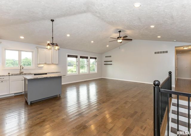 321 Pin Oak Drive, Geneseo, IL 61254