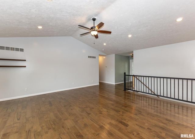 321 Pin Oak Drive, Geneseo, IL 61254