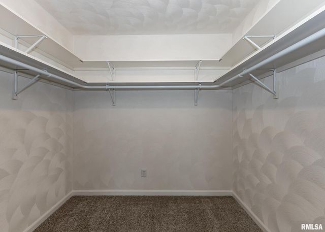 321 Pin Oak Drive, Geneseo, IL 61254