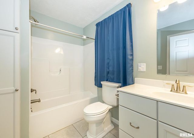 321 Pin Oak Drive, Geneseo, IL 61254