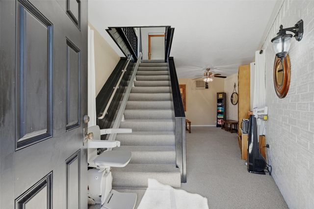 231 Cayuga Trail, Lake Kiowa, TX 76240