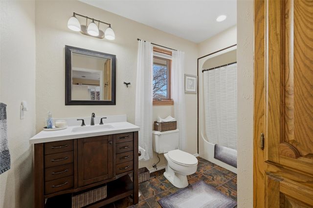 231 Cayuga Trail, Lake Kiowa, TX 76240