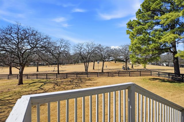 231 Cayuga Trail, Lake Kiowa, TX 76240