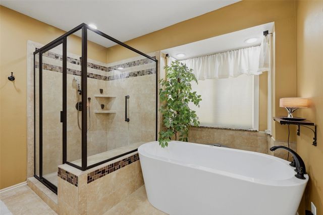 231 Cayuga Trail, Lake Kiowa, TX 76240