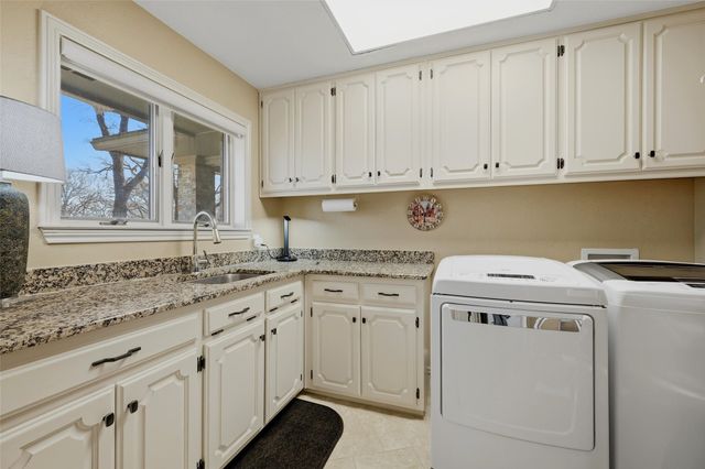 231 Cayuga Trail, Lake Kiowa, TX 76240