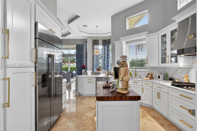 110 Abondance Dr, Palm Beach Gardens, FL 33410