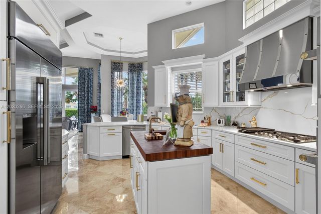 110 Abondance Dr, Palm Beach Gardens, FL 33410