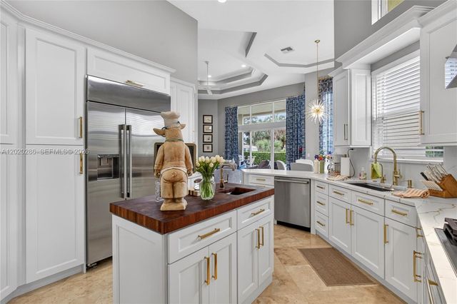 110 Abondance Dr, Palm Beach Gardens, FL 33410
