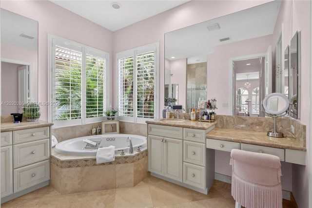 110 Abondance Dr, Palm Beach Gardens, FL 33410