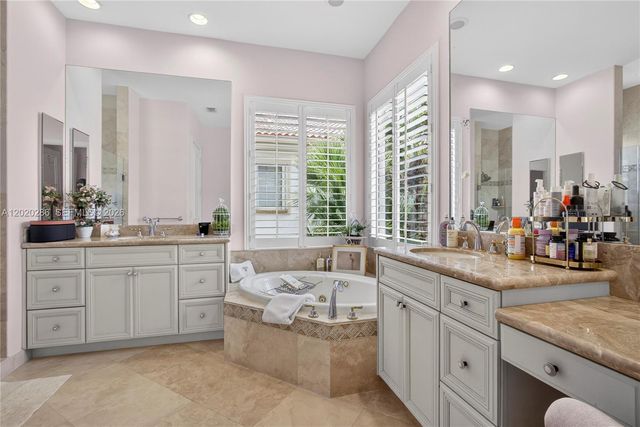 110 Abondance Dr, Palm Beach Gardens, FL 33410