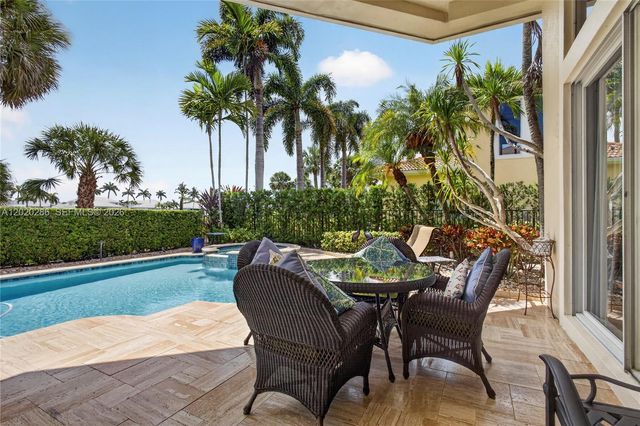 110 Abondance Dr, Palm Beach Gardens, FL 33410
