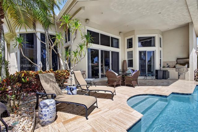 110 Abondance Dr, Palm Beach Gardens, FL 33410