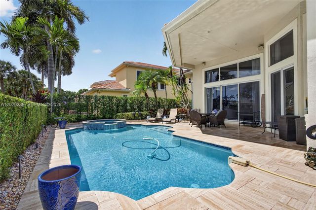 110 Abondance Dr, Palm Beach Gardens, FL 33410