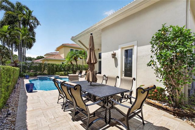 110 Abondance Dr, Palm Beach Gardens, FL 33410