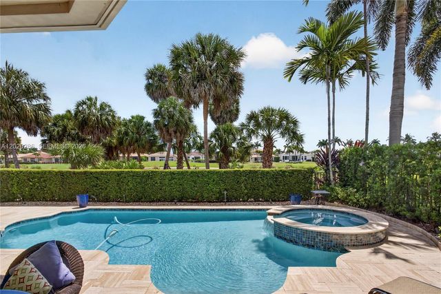 110 Abondance Dr, Palm Beach Gardens, FL 33410