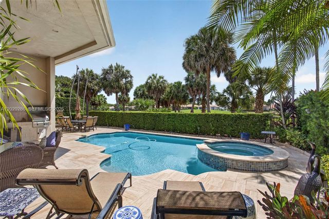 110 Abondance Dr, Palm Beach Gardens, FL 33410