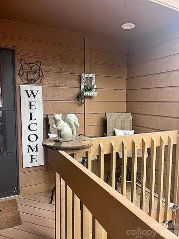 109 Emerald Ridge Road, Sapphire, NC 28774