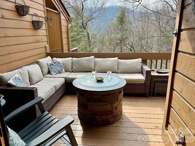 109 Emerald Ridge Road, Sapphire, NC 28774