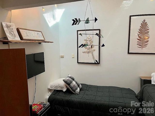 109 Emerald Ridge Road, Sapphire, NC 28774