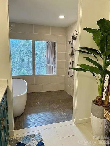 109 Emerald Ridge Road, Sapphire, NC 28774